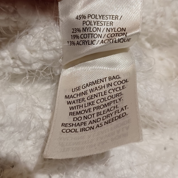 KENNETH Cole Reaction ultra soft Turtleneck sweater top - Picture 6 of 6